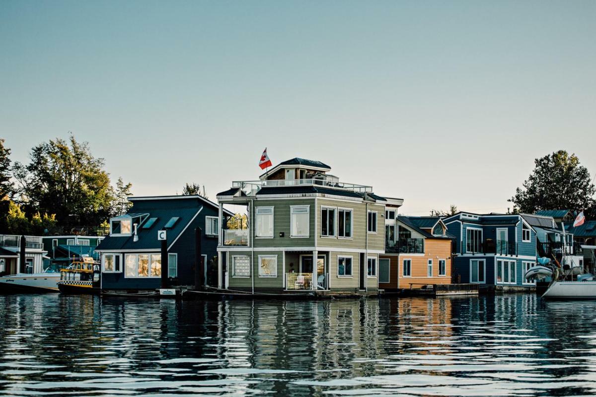 Dashwood Manor Seaside Bed & Breakfast Victoria Exterior foto